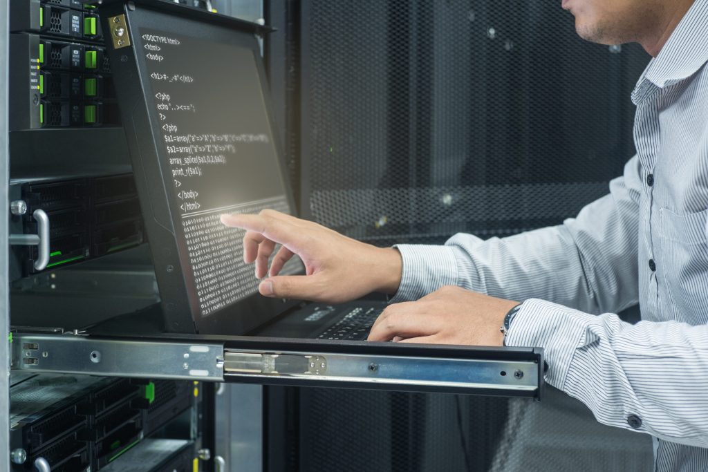 Remote Hands e Smart Hands: 5 vantagens do suporte remoto em Data Centers
